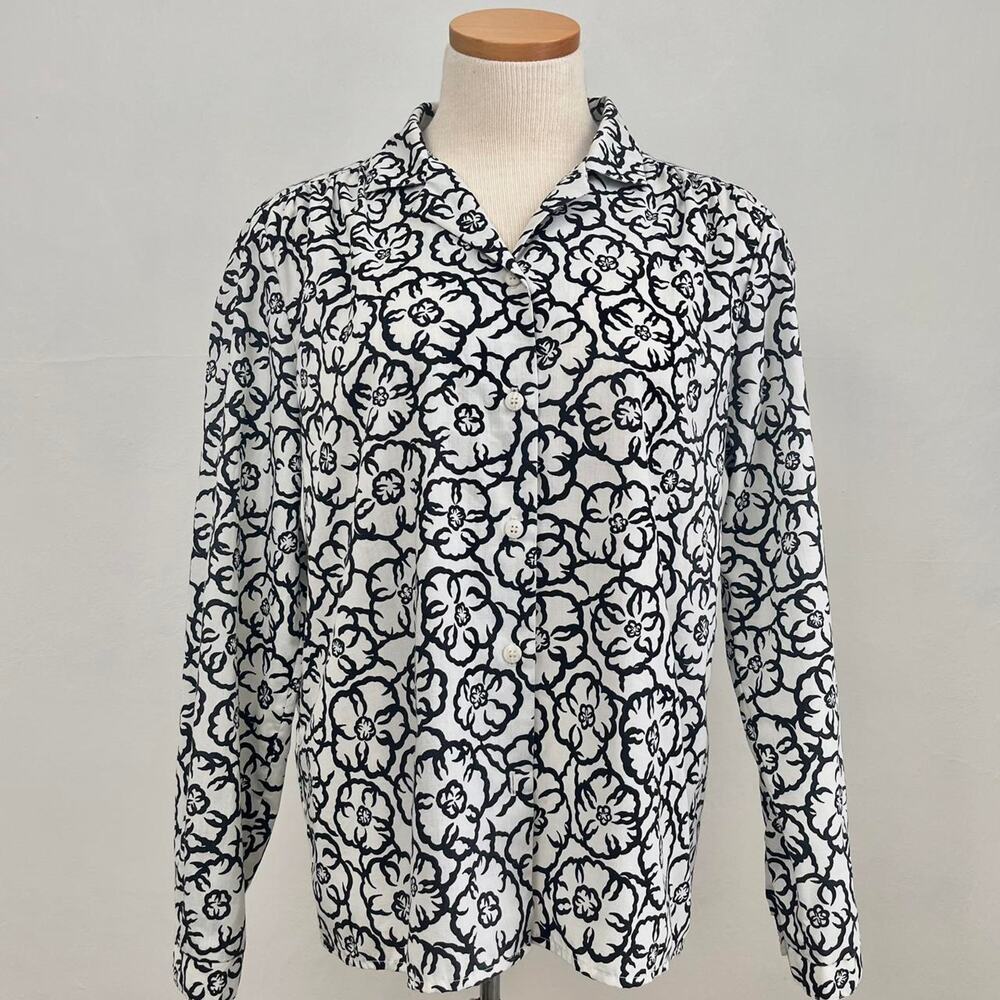 Vintage black & white floral button-downx